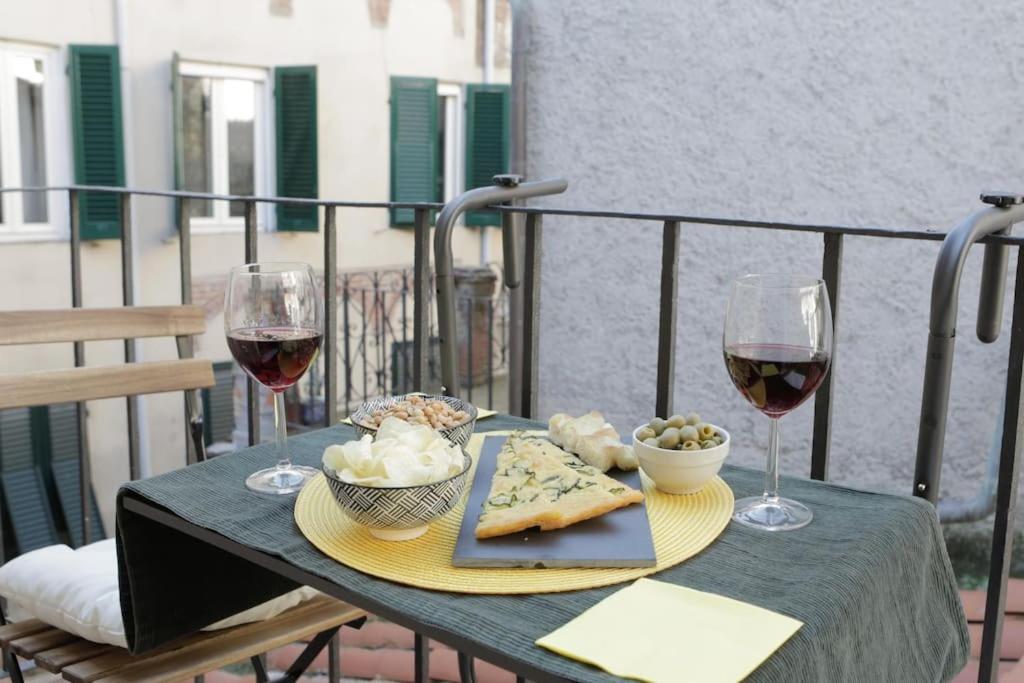 *New Attic*-Lucca Citycenter-Balcony-Netflix Bagian luar foto