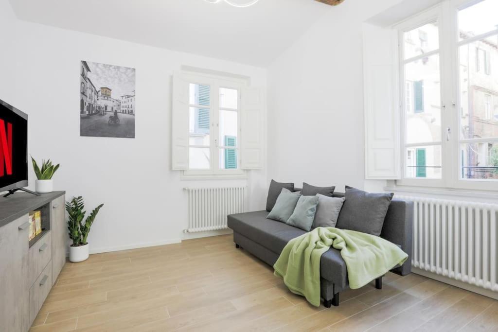 *New Attic*-Lucca Citycenter-Balcony-Netflix Bagian luar foto