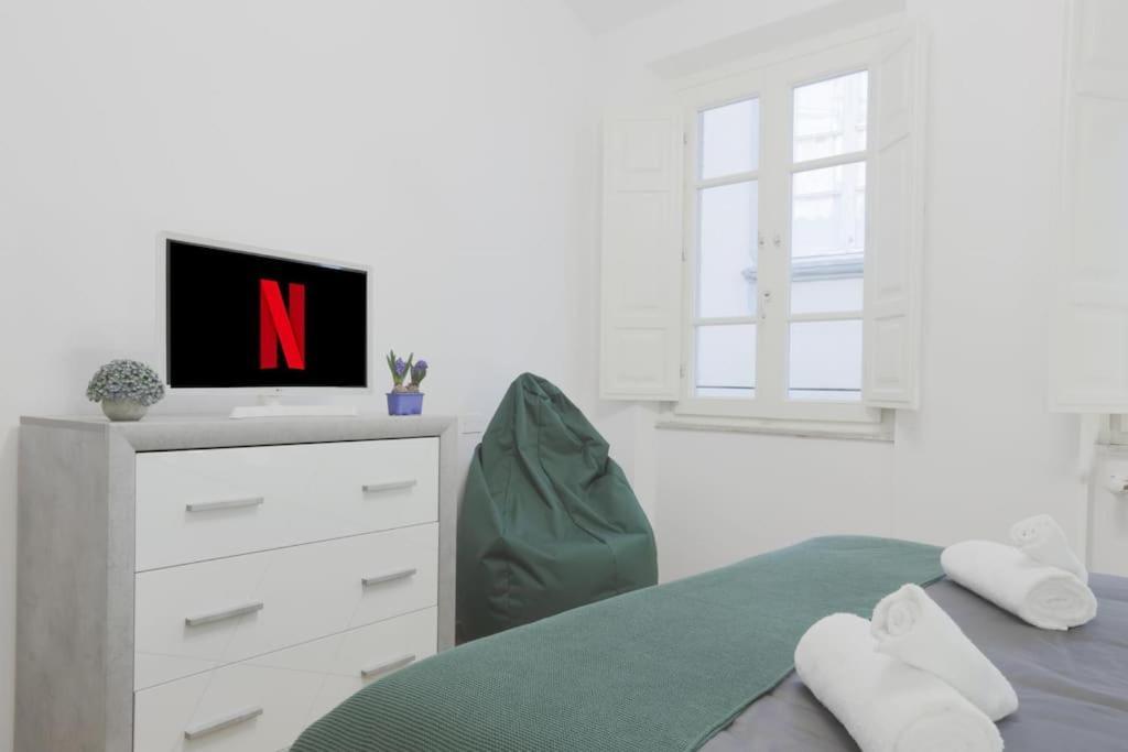 *New Attic*-Lucca Citycenter-Balcony-Netflix Bagian luar foto