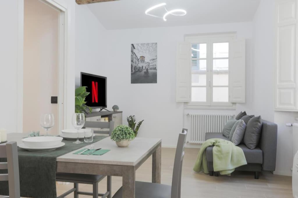 *New Attic*-Lucca Citycenter-Balcony-Netflix Bagian luar foto