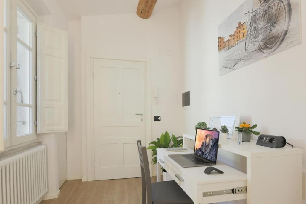 *New Attic*-Lucca Citycenter-Balcony-Netflix Bagian luar foto